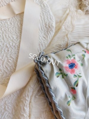 画像9: アンティークシルクハンキーケース