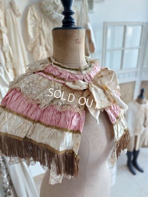 antiqueshirringcape