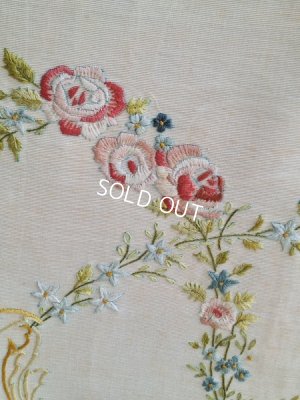 画像6: アンティークローズとリボンの刺繍クロス