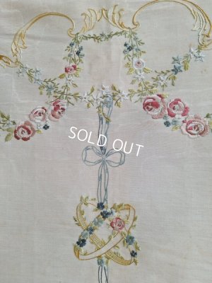 画像8: アンティークローズとリボンの刺繍クロス