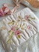 画像: アンティークローズ刺繍ハンキーケース
