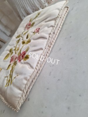 画像11: アンティークローズ刺繍ハンキーケース