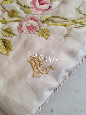画像4: アンティークローズ刺繍ハンキーケース