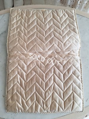 画像15: アンティークローズ刺繍ハンキーケース