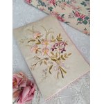 画像: アンティーク刺繍ハンキーケース