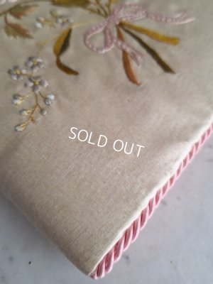 画像9: アンティーク刺繍ハンキーケース
