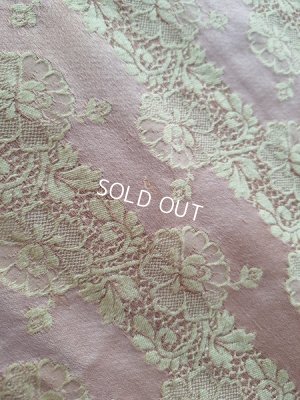画像9: アンティークレースパターン花柄生地D