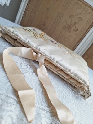 画像6: シルク刺繍ハンキーケース