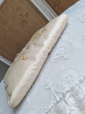 画像12: シルク刺繍ハンキーケース