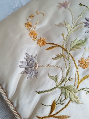 画像3: シルク刺繍ハンキーケース