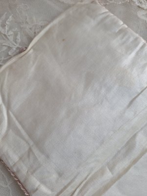 画像15: 手描きローズ柄シルクハンキーケース