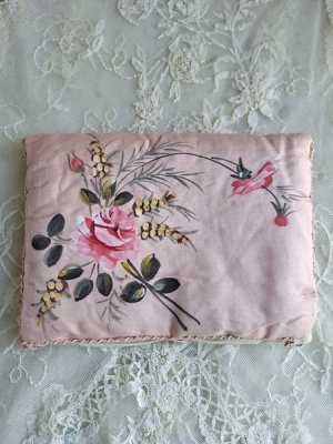 画像16: 手描きローズ柄シルクハンキーケース