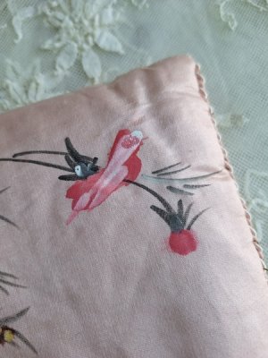 画像3: 手描きローズ柄シルクハンキーケース