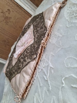 画像13: 布花付ハンキーーケース