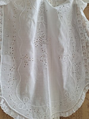 antiquelacecloth